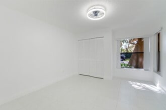 6090 Aloma Ln in Boca Raton, FL - Building Photo - Building Photo