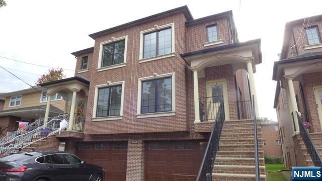 property at 48 E Homestead Ave