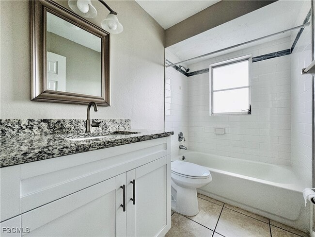 property at 706 SE 13th Ct