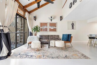 1281 W Fairway Rd in Pembroke Pines, FL - Building Photo - Building Photo