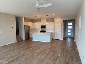 2384 Switchback Valley Street in Las Vegas, NV - Building Photo - Building Photo