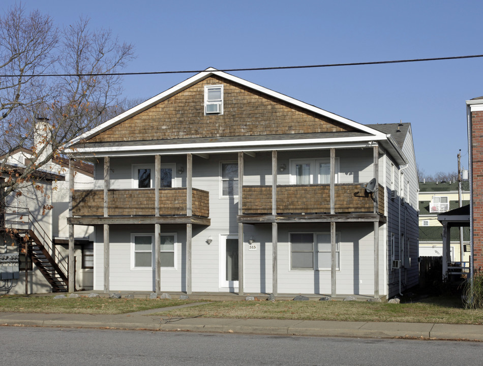 313 33rd St in Virginia Beach, VA - Building Photo