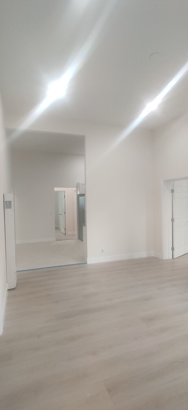 1333 S Park Ave in Pomona, CA - Building Photo - Building Photo