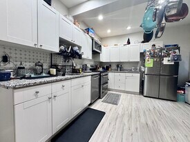1584 Beacon St, Unit 1 in Brookline, MA - Building Photo