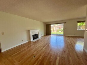 6517 Stone Bridge Rd in Santa Rosa, CA - Building Photo - Building Photo