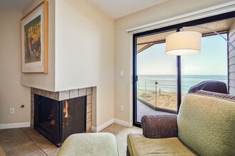 239 S Helix Ave in Solana Beach, CA - Building Photo - Building Photo