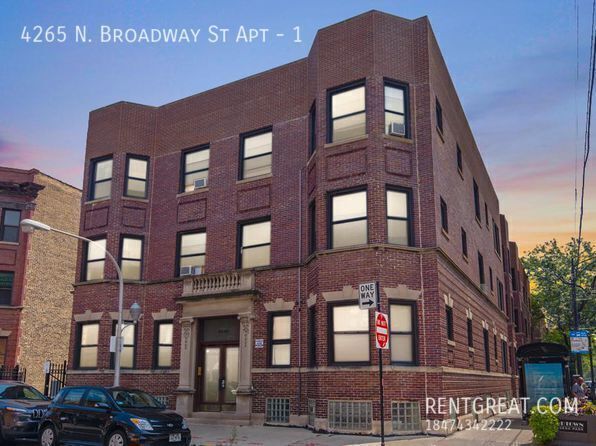 4265 N Broadway in Chicago, IL - Building Photo