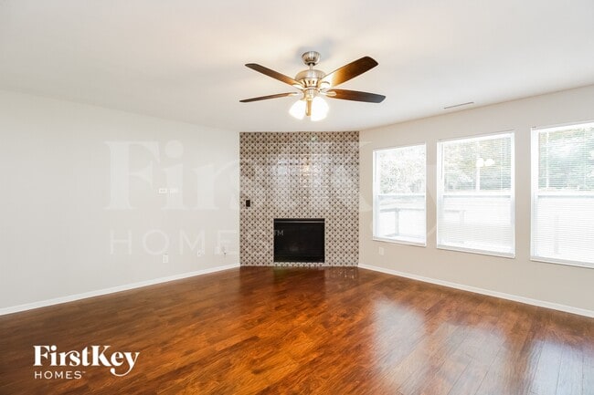 1411 Phifer-Luther Ct in Greensboro, NC - Foto de edificio - Building Photo