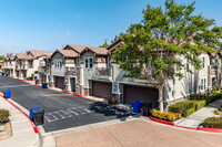 Alicante at Church in Rancho Cucamonga, CA - Foto de edificio - Building Photo