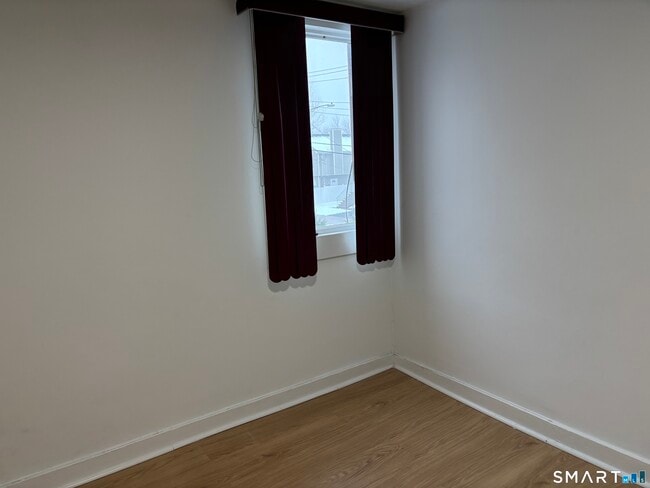 14 Thill St in West Haven, CT - Building Photo - Building Photo