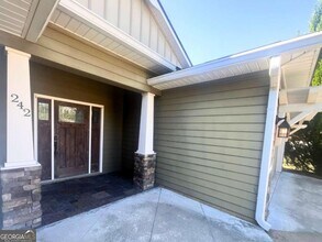 242 Waters Edge Dr in Kingsland, GA - Building Photo - Building Photo
