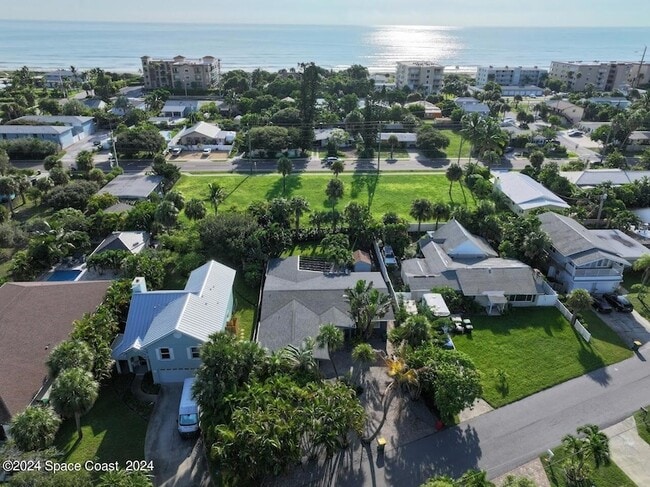 1445 Bayshore Dr in Cocoa Beach, FL - Building Photo - Building Photo