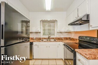 525 Jefferson Ave in Fayetteville, GA - Building Photo - Building Photo