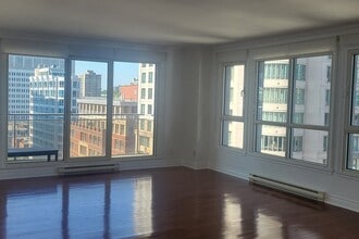 1210 Blvd. De Maisonneuve Ouest in Montréal, QC - Building Photo - Building Photo