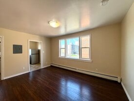 387 Concession St in Hamilton, ON - Building Photo