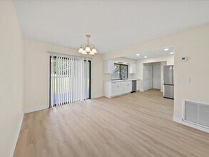1100 Hooper Ave NE in Palm Bay, FL - Building Photo - Building Photo