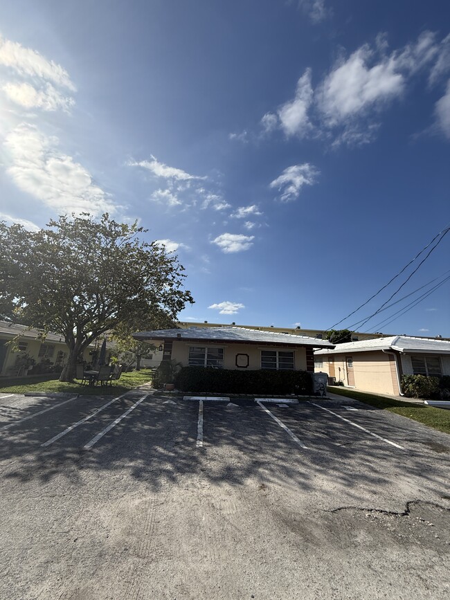 337 SE 12th Ave, Unit B