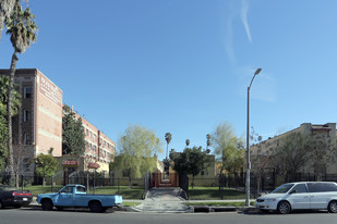1174-1186 S Norton Ave in Los Angeles, CA - Building Photo