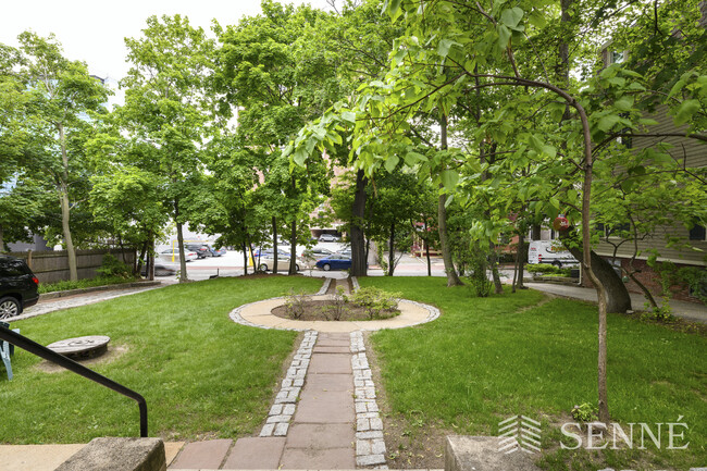 10 Trowbridge St, Unit 3 in Cambridge, MA - Building Photo - Building Photo