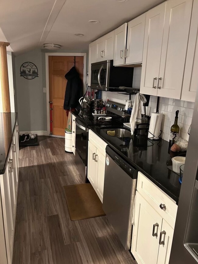 7 Denby Rd, Unit G in Boston, MA - Foto de edificio - Building Photo