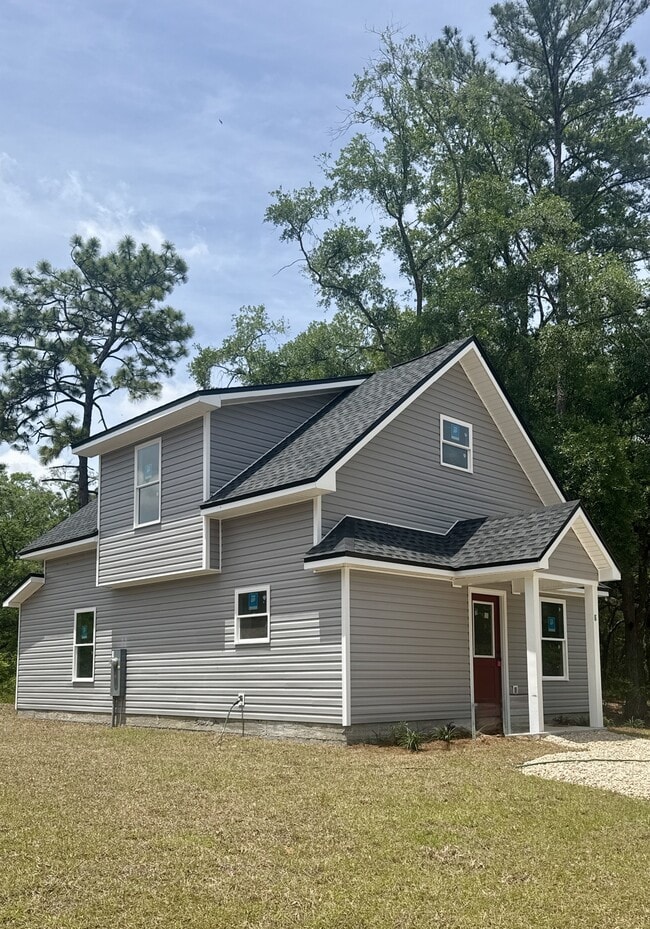 property at 8 Lake Ellen Dr