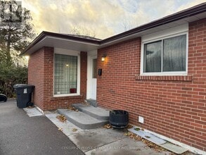 28 Lynmont Rd in Toronto, ON - Building Photo - Building Photo