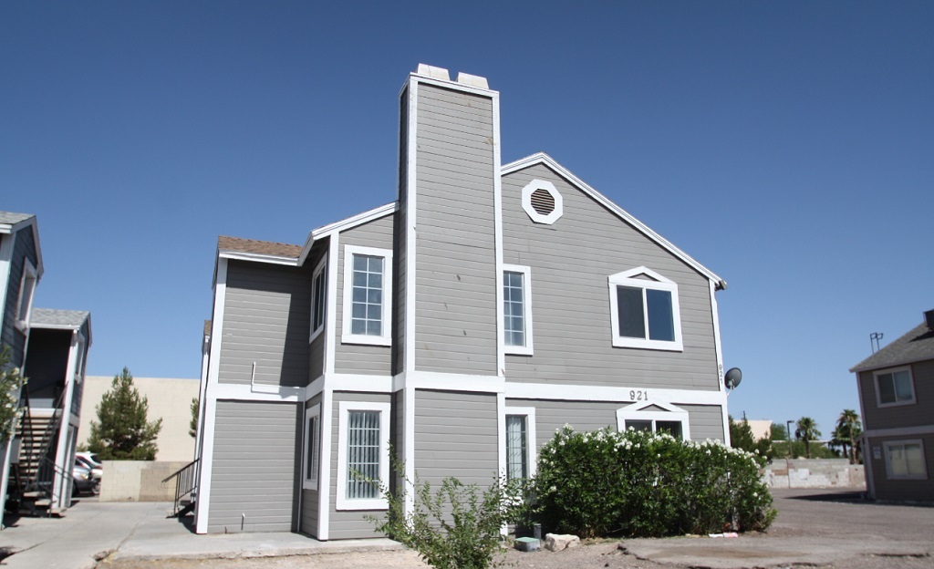 921 Snug Harbor St in Las Vegas, NV - Foto de edificio
