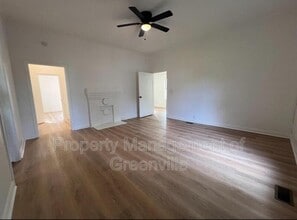 17 Henry St in Greenville, SC - Building Photo - Building Photo