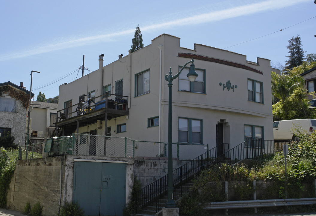 1345 Pomona St in Crockett, CA - Building Photo