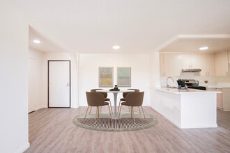 Granada Apartments in Northridge, CA - Building Photo - Building Photo