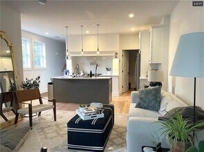 137 Almy St in Providence, RI - Building Photo - Building Photo