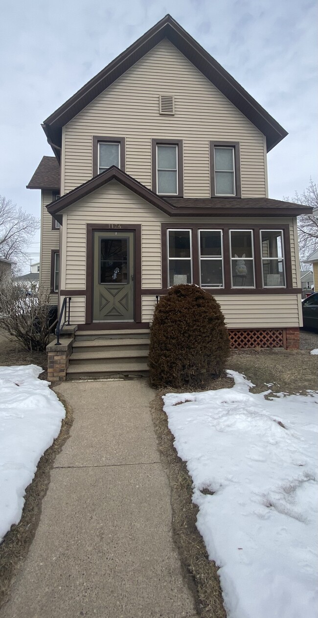 1174 W Broadway St, Unit UPSTAIRS