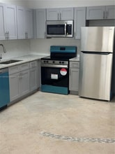 3700 N 56th Ave in Hollywood, FL - Building Photo - Building Photo