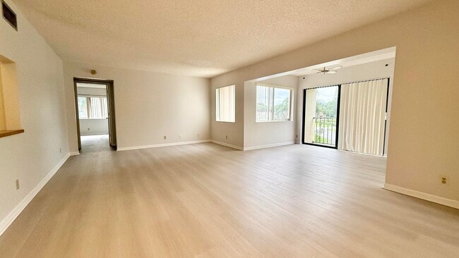 4857 Sable Pine Cir in West Palm Beach, FL - Building Photo - Building Photo