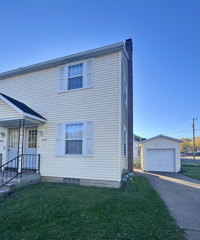 2032 2nd St in Eau Claire, WI - Building Photo - Building Photo