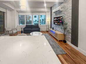 236 W Thompson St in Philadelphia, PA - Foto de edificio - Building Photo