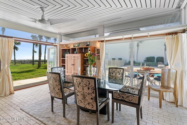 2337 SEMINOLE Rd in Atlantic Beach, FL - Foto de edificio - Building Photo