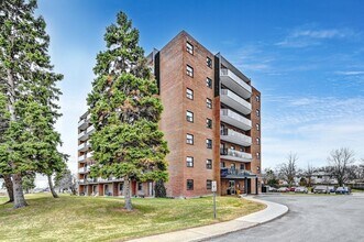 Finchgate Apartments in Sarnia, ON - Building Photo - Building Photo