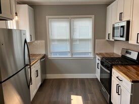 109 Unger Ave, Unit Upper in Buffalo, NY - Building Photo