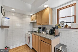 615 S 11th St in Philadelphia, PA - Building Photo - Building Photo
