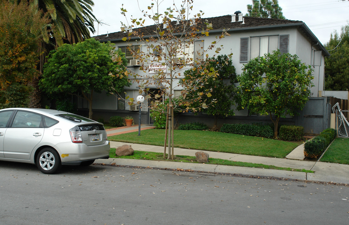 West Park Apartments in Mountain View, CA - Building Photo