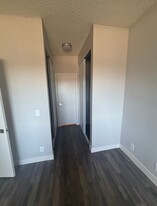 8525 Tobias Ave in Los Angeles, CA - Building Photo