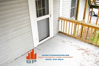 64 N Pleasant St, Unit 3 in Middlebury, VT - Building Photo - Building Photo