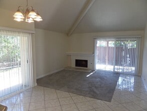 1801 Esquire Glen in Escondido, CA - Building Photo - Building Photo