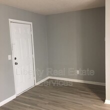 107 Gilbert St in Hinesville, GA - Building Photo - Building Photo
