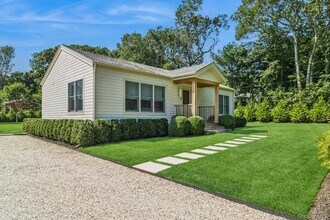 96 Town Ln in East Hampton, NY - Building Photo - Building Photo