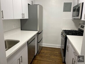 E 88th St in New York, NY - Foto de edificio - Building Photo