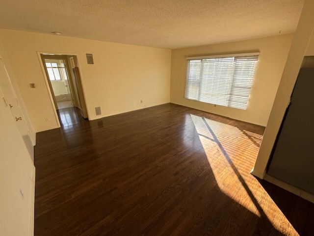 5820 Camerford Ave, Unit #9 in Los Angeles, CA - Building Photo