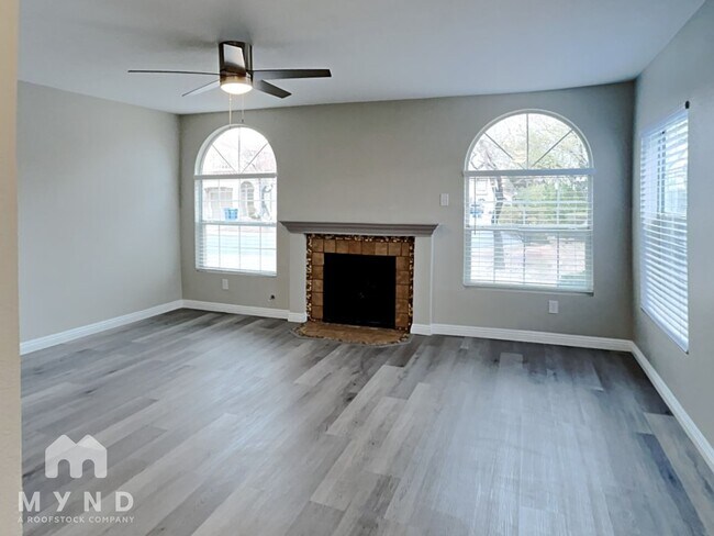 7601 Amato Ave in Las Vegas, NV - Building Photo - Building Photo