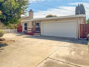 6762 Graham Ave in Newark, CA - Building Photo - Building Photo